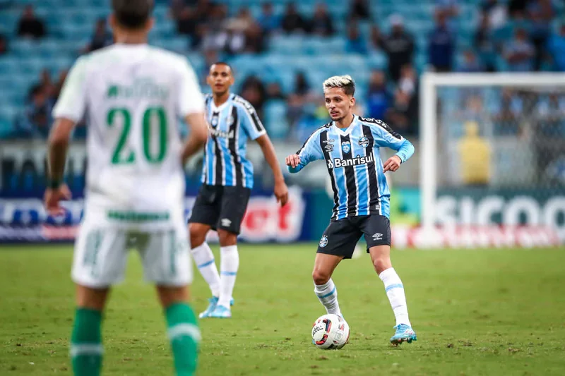 Gremio gặp khó ngay trên sân nhà