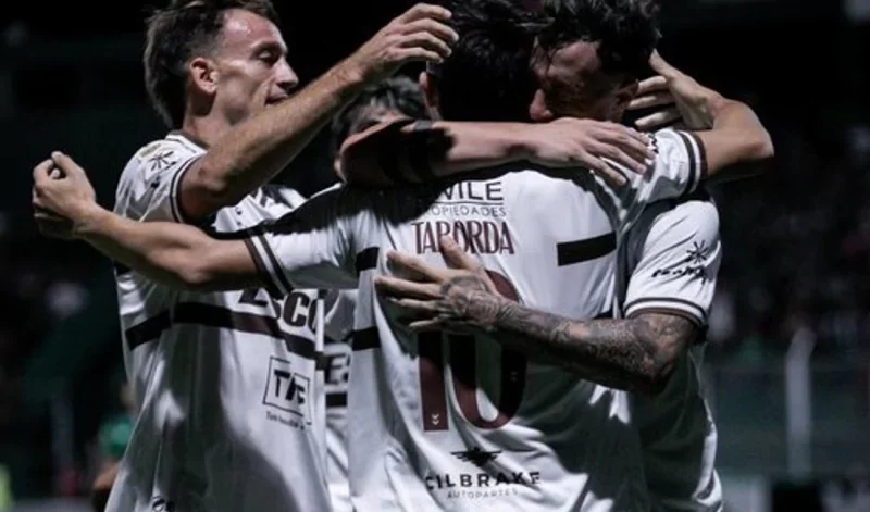 San Martin De San Juan lép vế hơn so với Deportivo Riestra