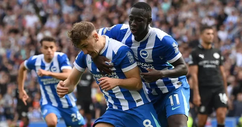 MU vs Brighton đang bám đuổi sát sao trên BXH