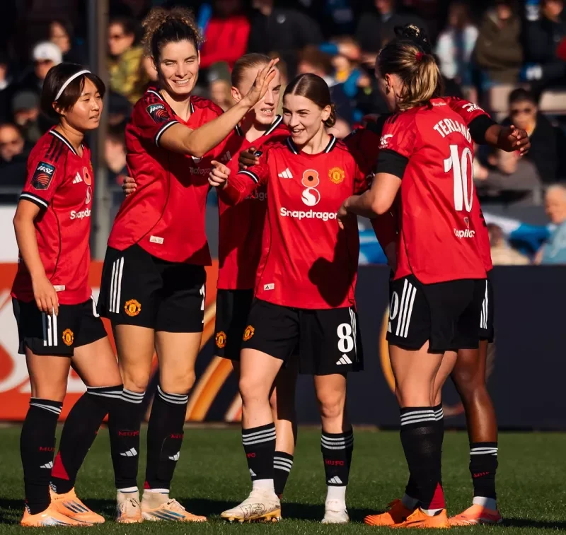 Thành tích của MU W vs PSG W chênh lệch lớn