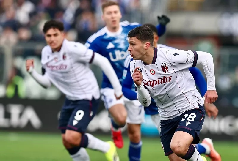 Phong độ Bologna vs Celtic đều thiếu ổn định